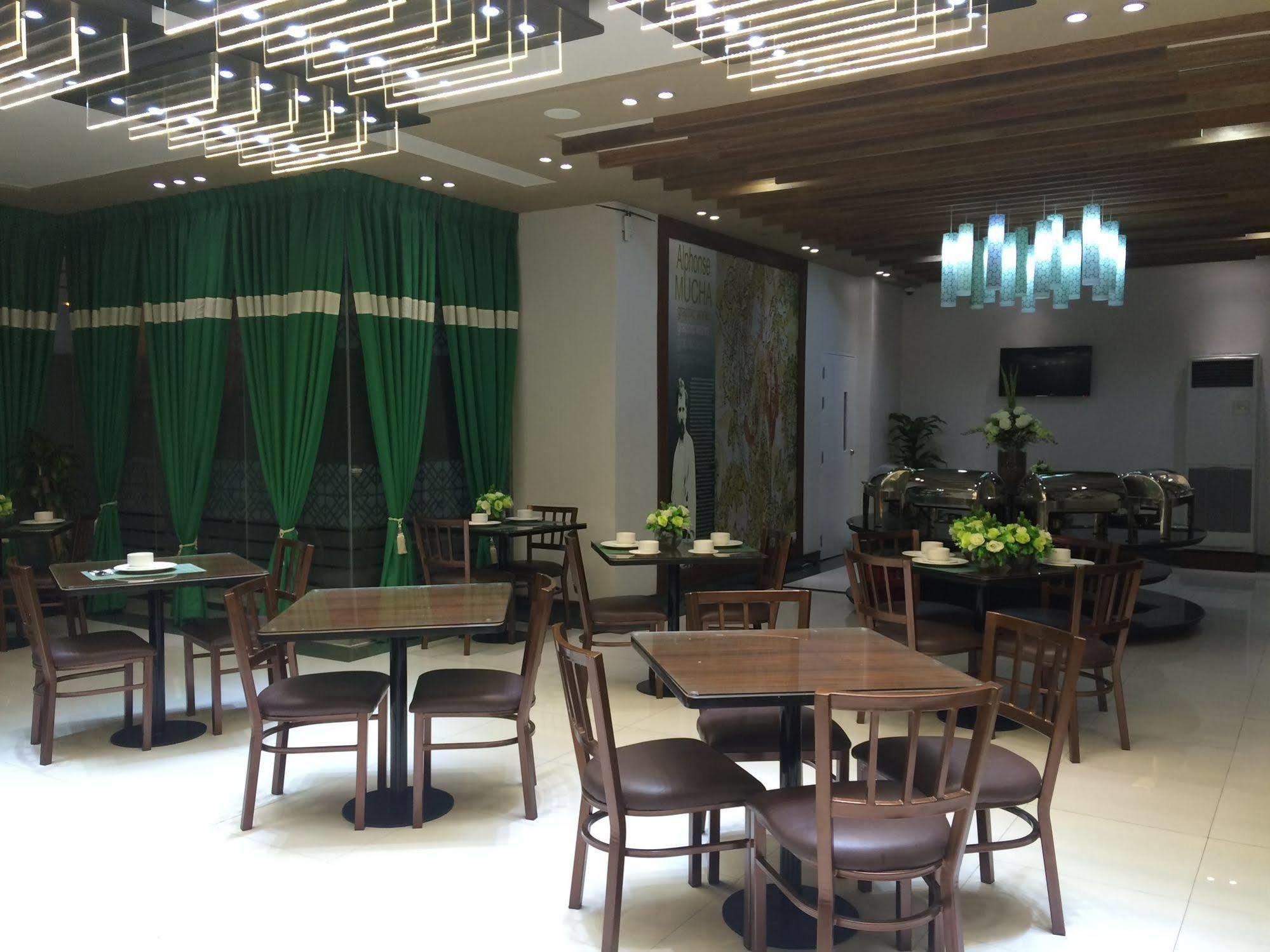 Eurotel Vivaldi Araneta Bandar Quezon Luaran gambar